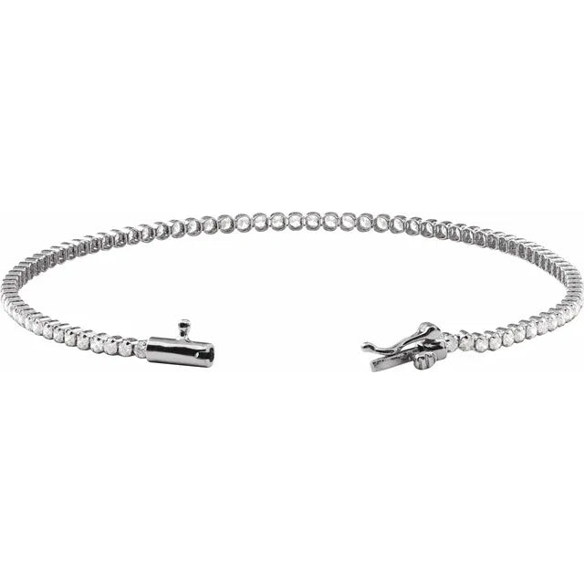 THE LAB-GROWN DIAMOND LIGHTWEIGHT LINE BRACELET