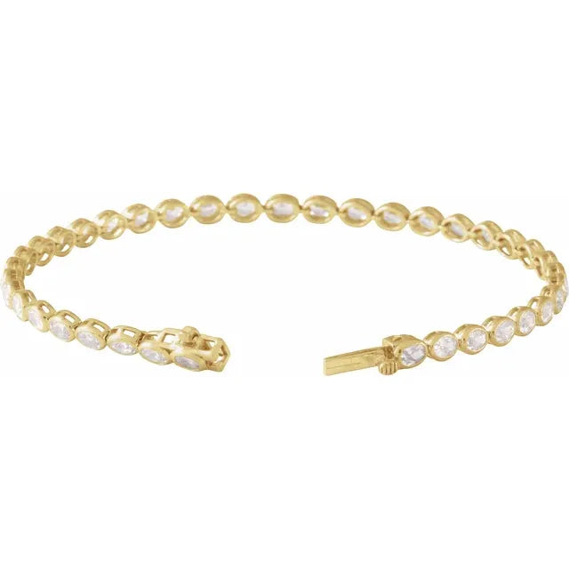 THE LAB-GROWN DIAMOND OVAL LINE BRACELET