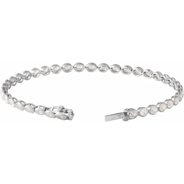 THE LAB-GROWN DIAMOND OVAL LINE BRACELET