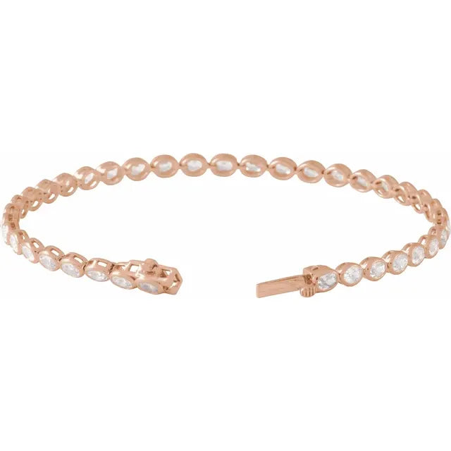 THE LAB-GROWN DIAMOND OVAL LINE BRACELET